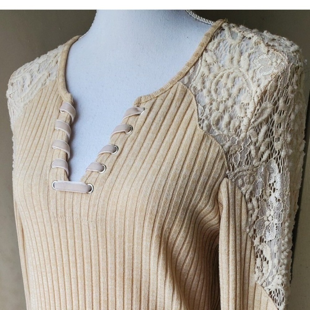 Democracy Womens Ribbed Knit Top Small Beige Lace Sleeve Long Sleeve VNeck Shirt